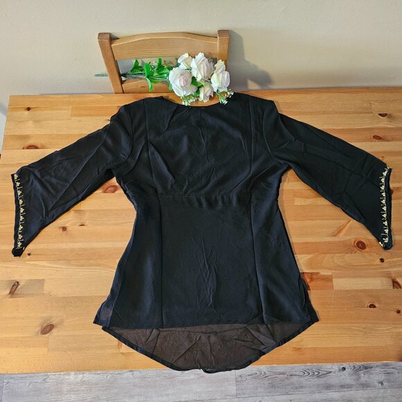 She's Cool - Vintage Gold Floral Lace V Neck Blouse - Black - Picture 2 of 11